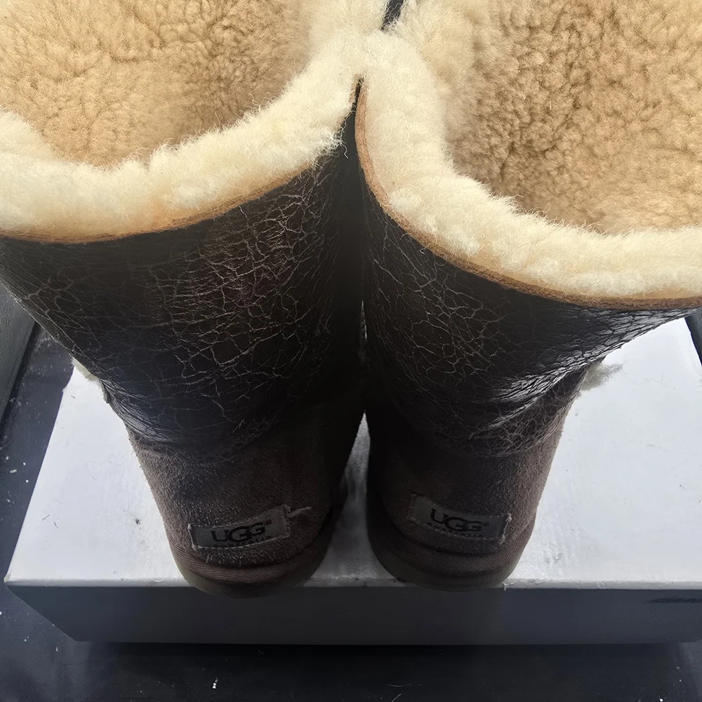 UGG Brown Winter Boots with Cream‎ Lining